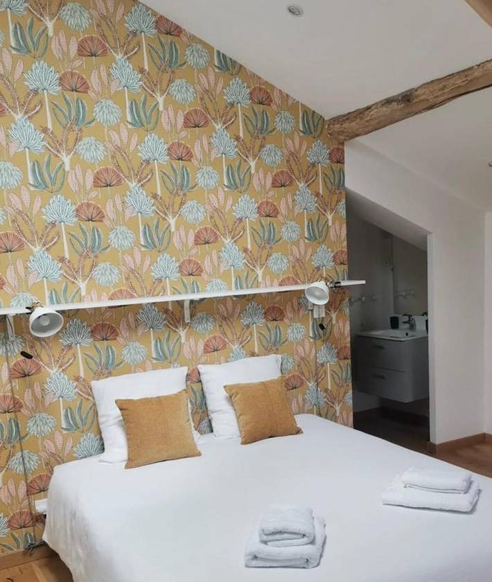 Location de vacances pour 2 personnes, avec jardin ainsi que vue et piscine dans Sauveterre-Saint-Denis - 3