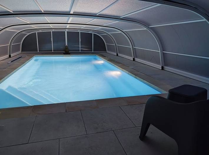 Villa pour 10 personnes, avec piscine et jardin ainsi que jacuzzi et terrasse - 1