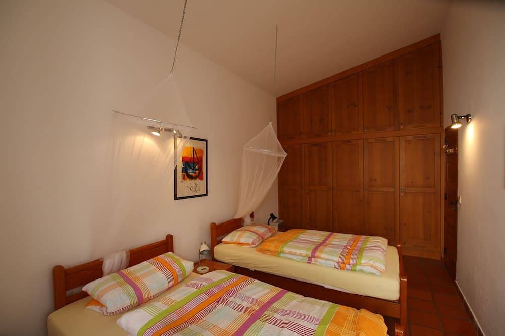 Ingrina Sol, Vila do Bispo, Portugal in Raposeira, Vila do Bispo e Raposeira