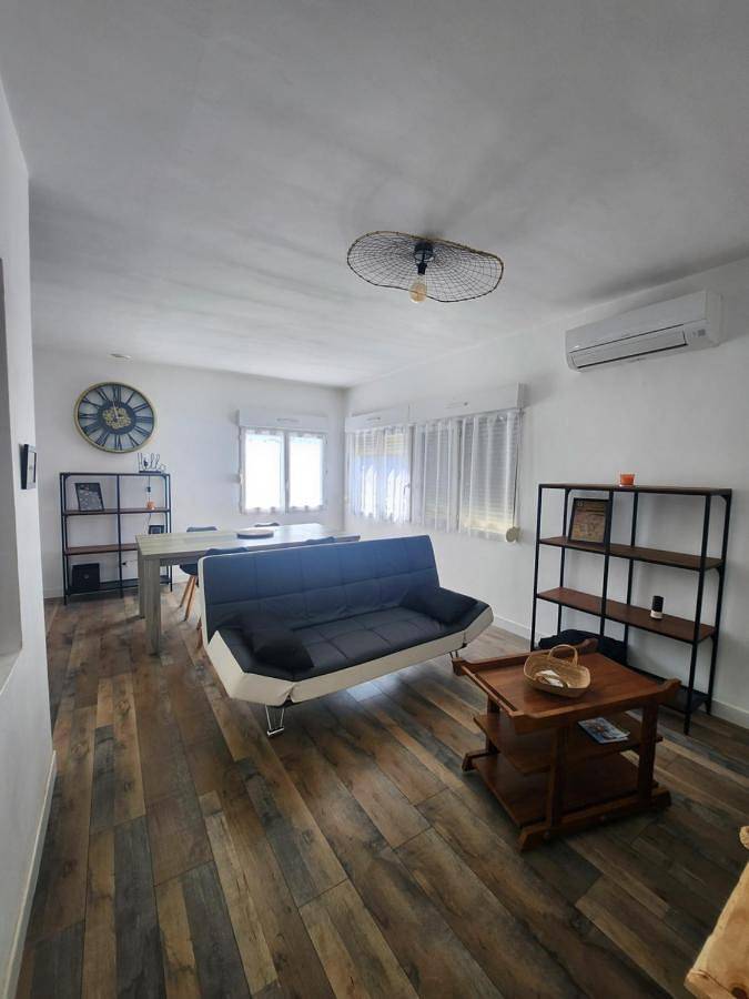 Gîte pour 3 personnes, avec vue dans la Tamarissière - 2