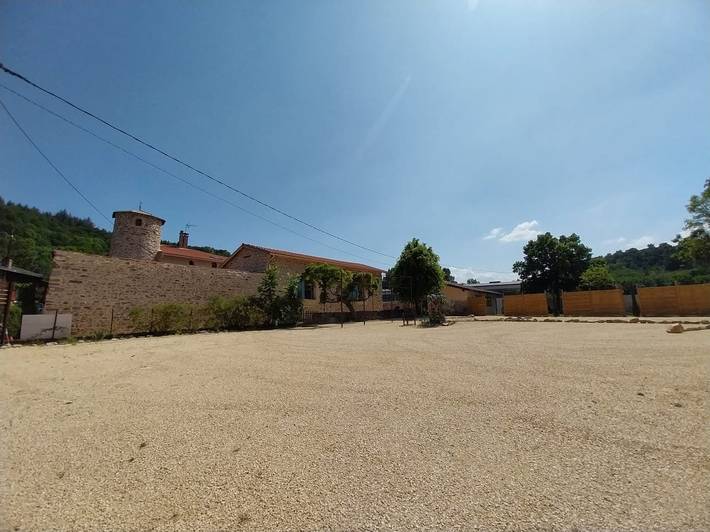 Gîte pour 5 personnes, avec jacuzzi ainsi que sauna et jardin dans Dargoire