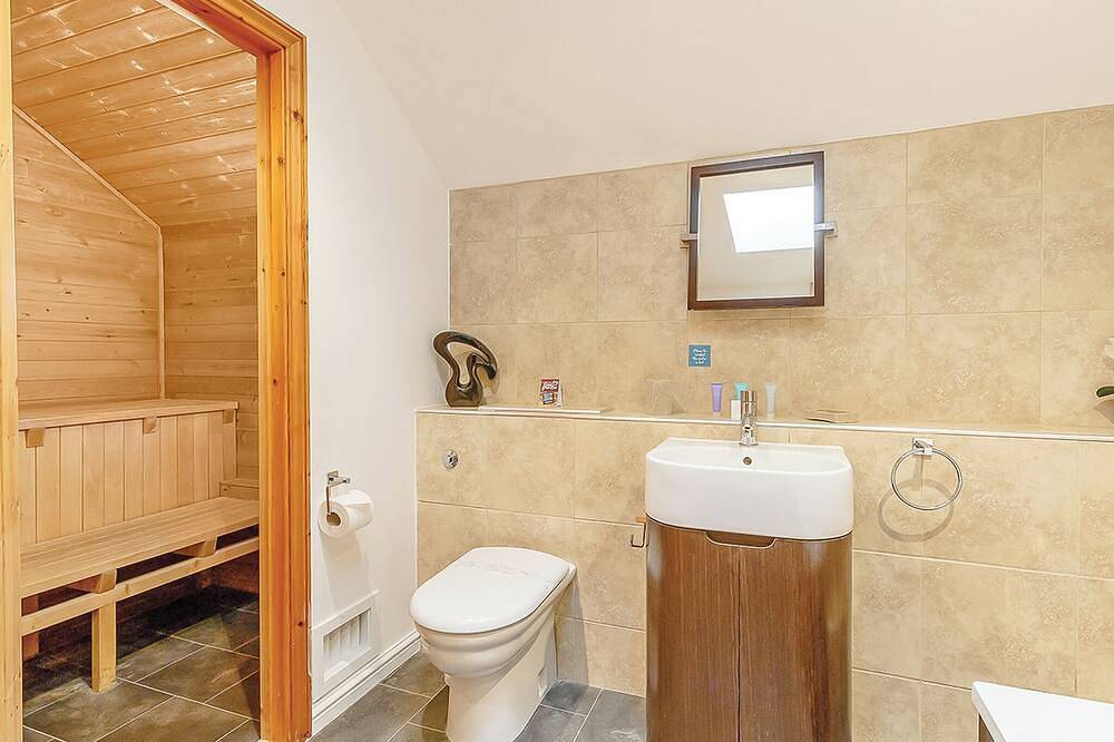 Cobbett Contemporary Premier in Tilford, Surrey