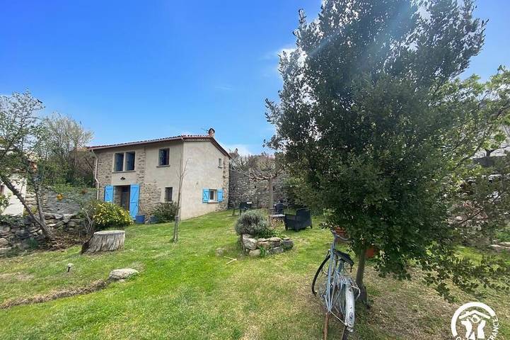 Location de vacances pour 4 personnes, avec jardin à Corneilla-de-Conflent