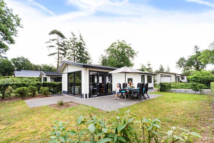 Vakantiewoning voor 4 personen, with zwembad and terras as well as kinderzwembad and tuin, kindvriendelijk in Ede