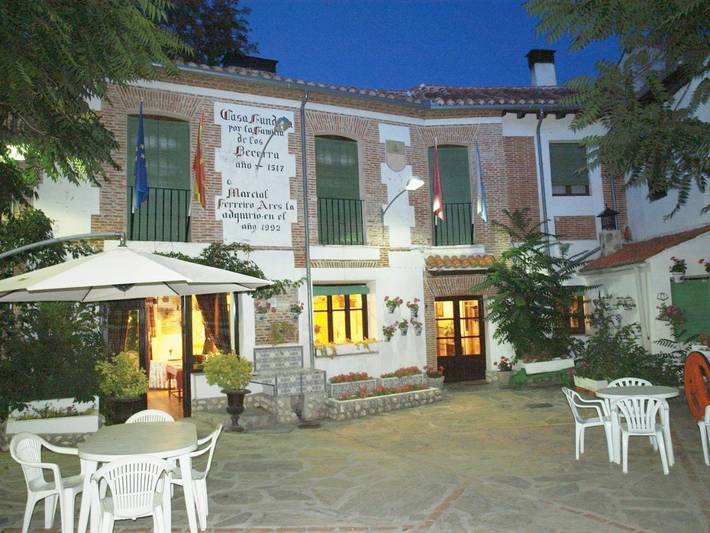 Cama y desayuno para 4 personas, con Balcón además de Jardín y Vistas en Olmedo (Spain)