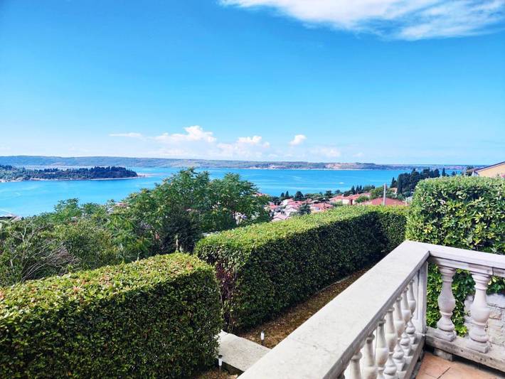 Ferienhaus für 8 Personen, mit Garten und Whirlpool in Portoroz