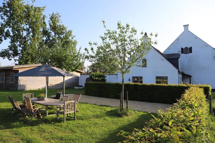 Chambre d’hôte pour 3 personnes, avec Terrasse ainsi que Jardin et Vue à Oudenburg
