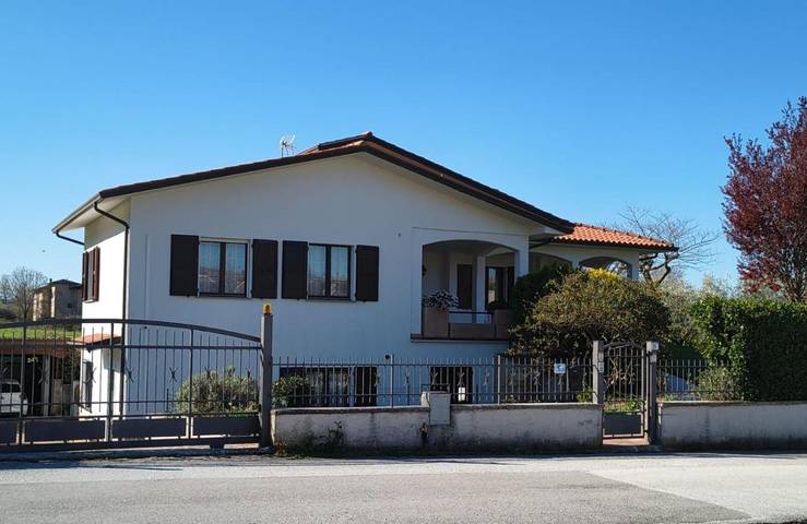 Bed and breakfast per 4 persone, con giardino e panorama - 1