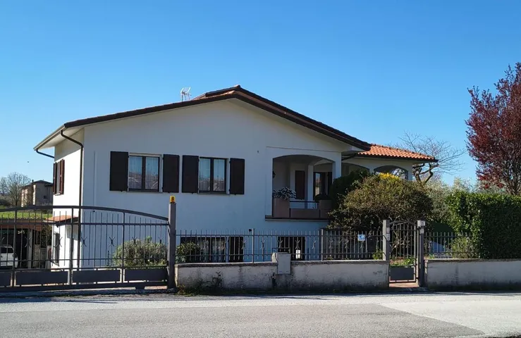 Alojamiento y desayuno para 4 personas, con jardín y vistas - 1