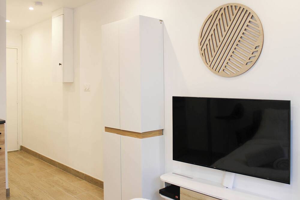 Entire apartment, Modern studio, quiet and close to Paris in Saint-Denis, Seine-Saint-Denis