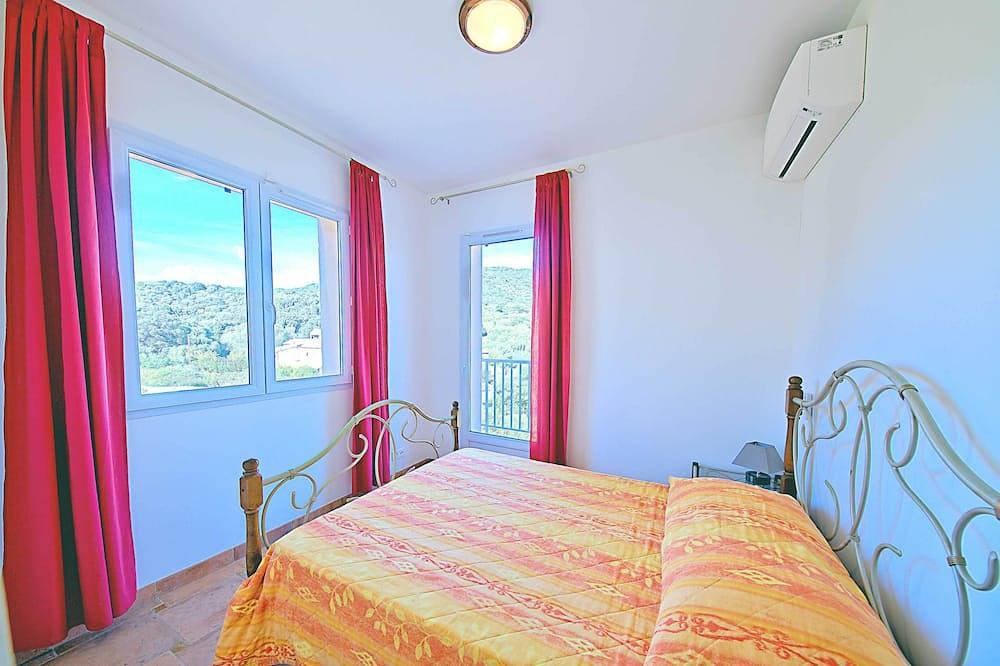 Sartene Orasi: appartamento in villa molto confortevole, aria condizionata, Wifi in Sartena, Sartène e dintorni