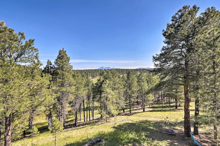 Cabaña de madera para 12 personas, con balcón y jardín en Arizona