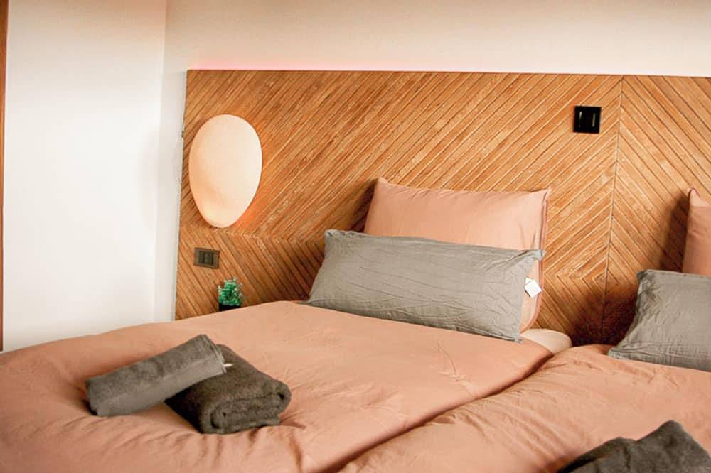 Geheel appartement, - 2 Bedroom Terrace Apartment Charleroi Airport in Ransart, Charleroi