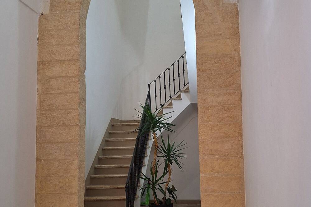 Antonio's Holiday Home located in the city center just a stone's throw from the station in Brindisi, Salento