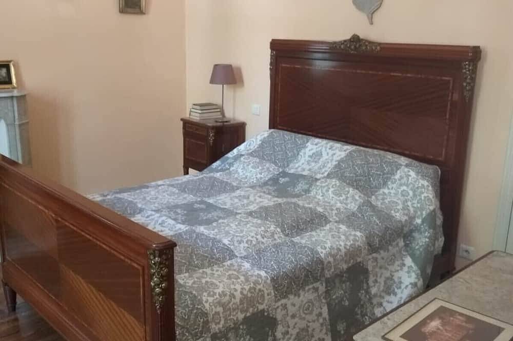 Maison de Famille Avec Beaucoup de Charme et de Caractère, Piscine et Grand Parc in Valréas, Enclave de Valreas