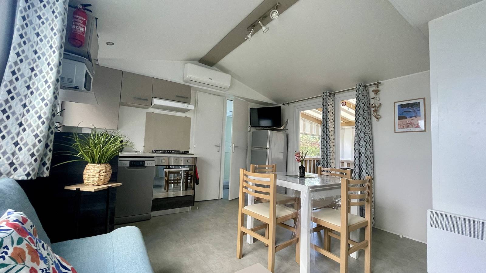 Mobilhome 3 Chambres - Cc652 Les Charmettes 4 étoiles in Les Mathes, Côte de Beauté