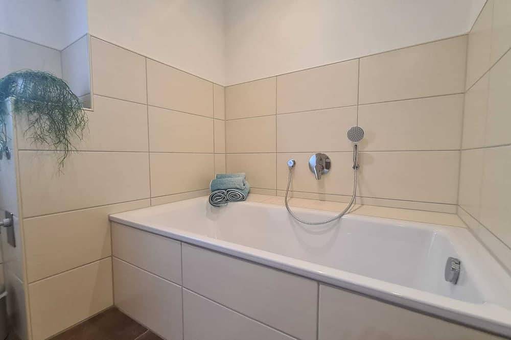 Ganze Wohnung, Moderne Ferienwohnung in direkter Nähe zur Mosel und dem Ortzentrum in Burg Eltz, Treis-Karden