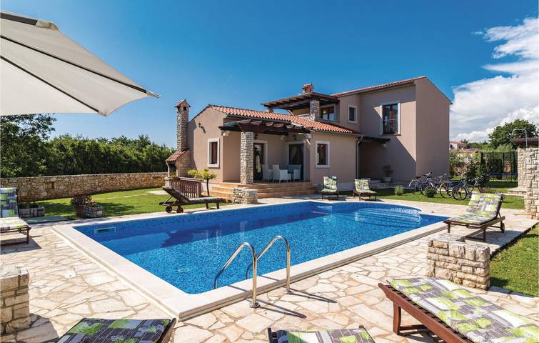 Reizende Ferienwohnung mit Pool in der Nähe von Valtura, 2 km von der Küste entfernt in Valtura, Südküste Istrien
