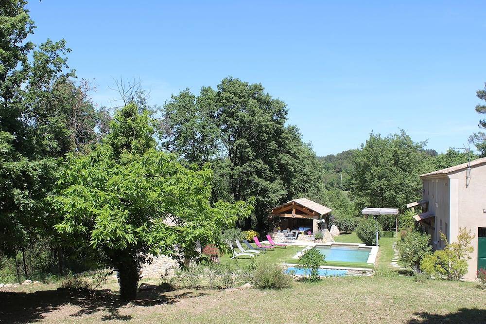 Ruim vredig landhuis 5min Uzès in Saint-Victor-des-Oules, Nimes en omgeving