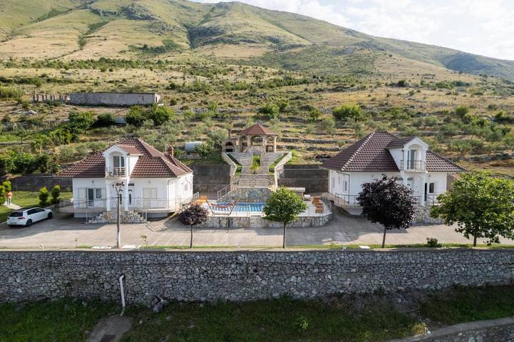 Chalet para 9 personas, con jardín además de vistas y piscina, Se admiten mascotas - 1