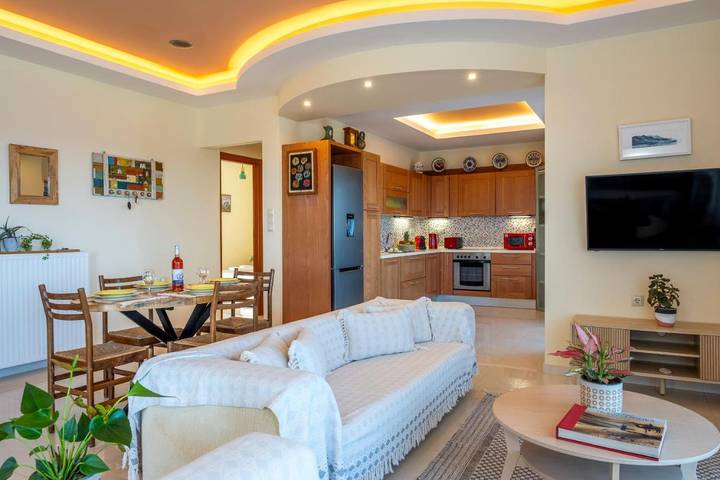 Gîte pour 6 personnes, avec vue et terrasse, animaux acceptés dans Palaiochora - 3