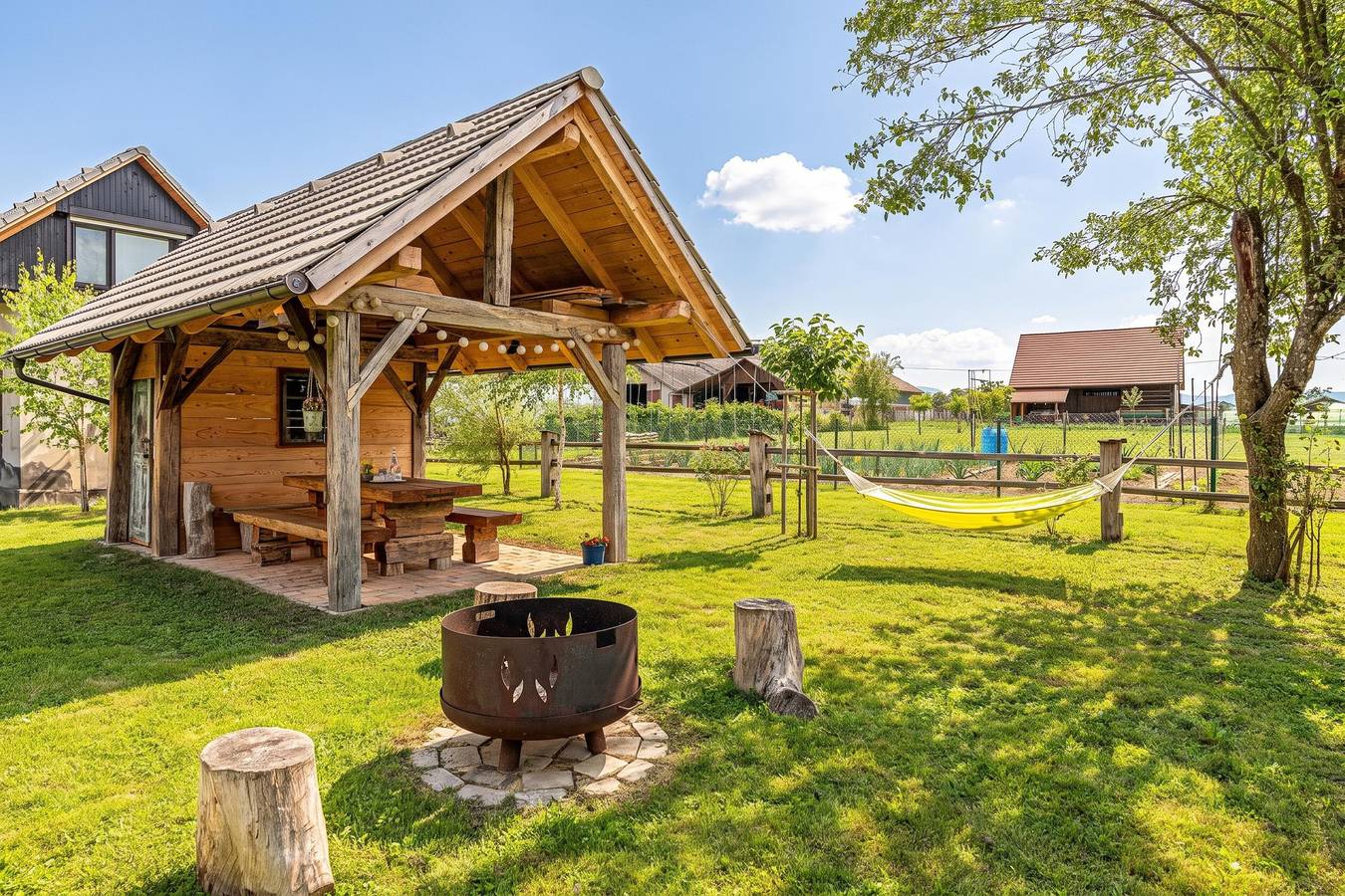 Mimi Cottage w/ Sauna near Kolpa River in Möttling, Slowenien