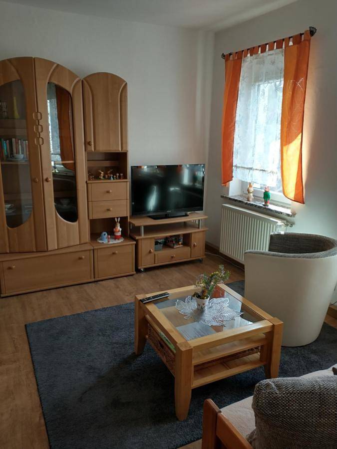 Ferienwohnung für 2 Personen, mit Terrasse und Garten sowie Ausblick in Gelenau (Erzgebirge)