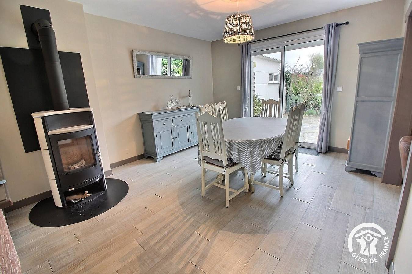 L'Abri des Flots in Trélévern, Rosa Granitküste