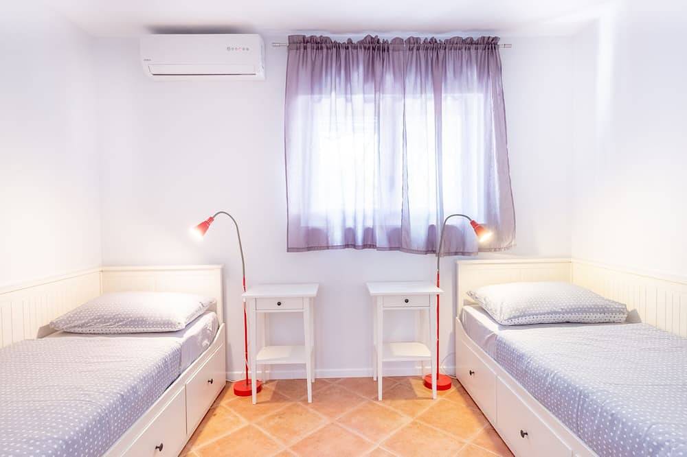 Spend amazing holidays with family, kids and friends in Villa Verandah ! ! ! in Trogir, Ciovo