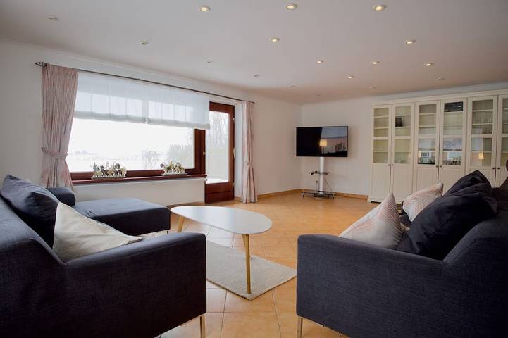 Ferienhaus für 8 Personen, mit Terrasse und Garten sowie Pool