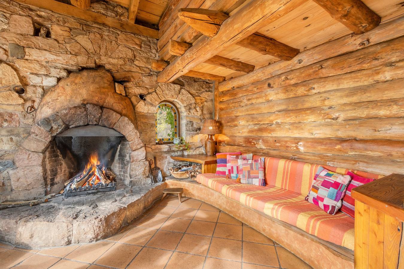 Chalet 'Cal Serrat' con vista sulle montagne, terrazza privata e Wi-Fi in Abella de la Conca, Pirenei Spagnoli