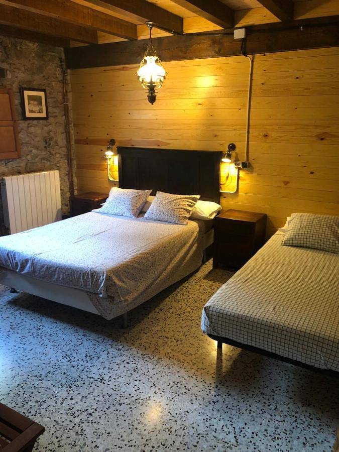 Casa rural con piscina para 3 personas, con Terraza y Jardín además de Piscina y Vistas en Ripollès - 3