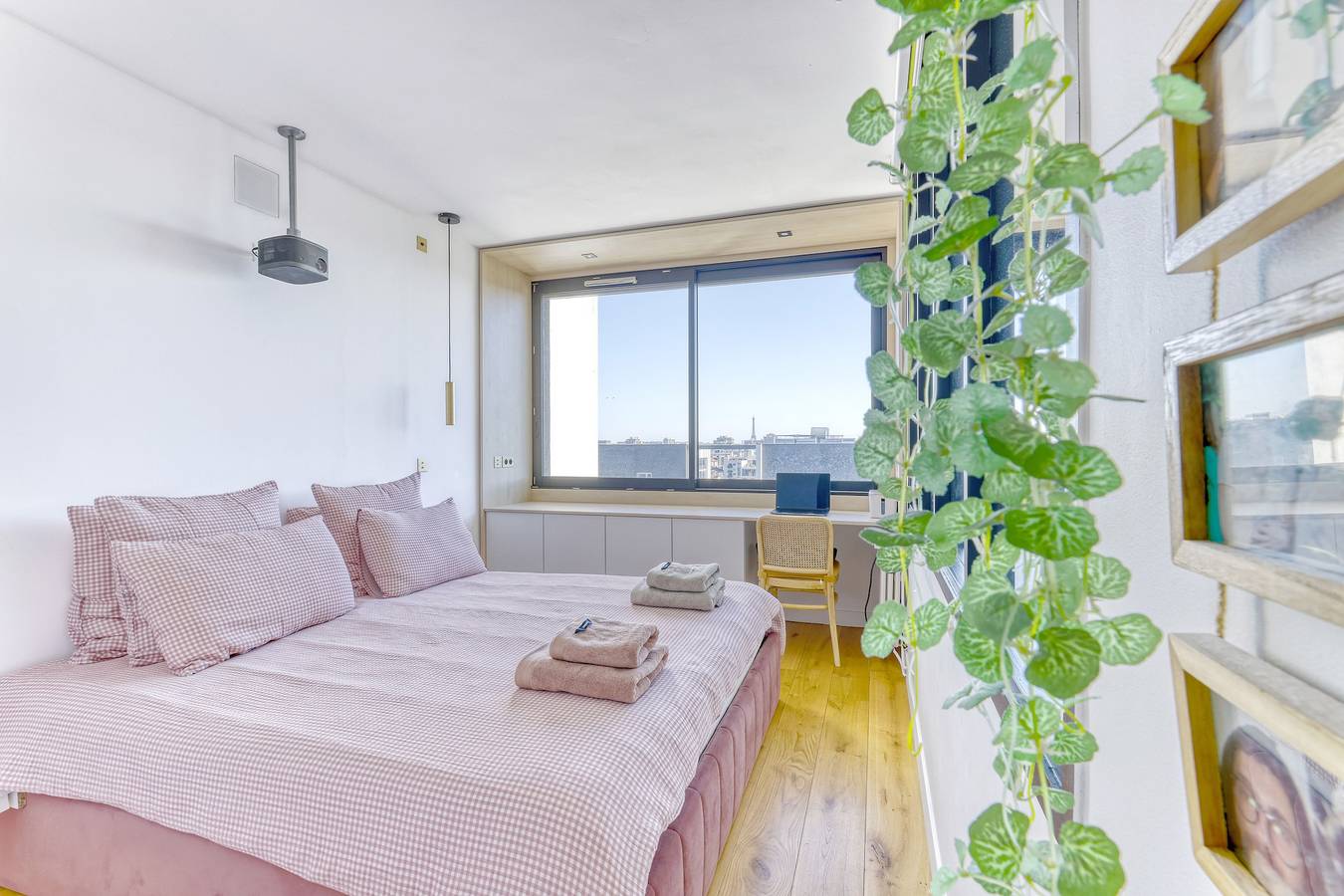 Appartement entier, L'Atelier de Sèvres - 2 places de parking in Boulogne-Billancourt, Hauts-de-Seine
