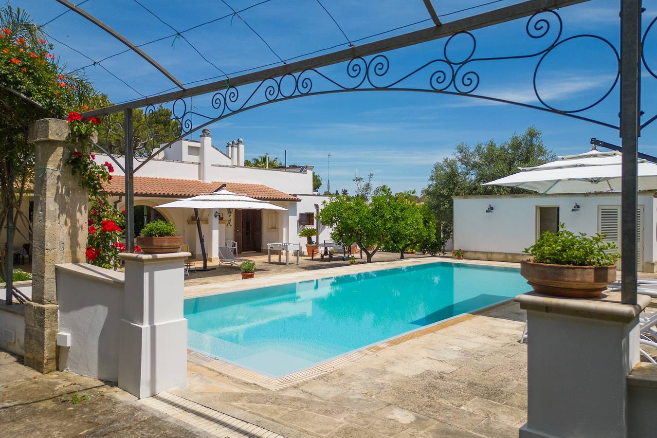 Villa 'Tenuta Il Carretto' con piscina privata, Wi-Fi e aria condizionata in Monteroni di Lecce, Provincia di Lecce