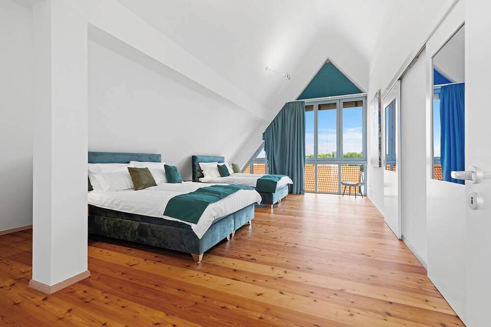 Ganze Wohnung, Helloflats: Luxury Penthouse/Center/Balcony/Parking/Therme/Airport in Erding, Oberbayern
