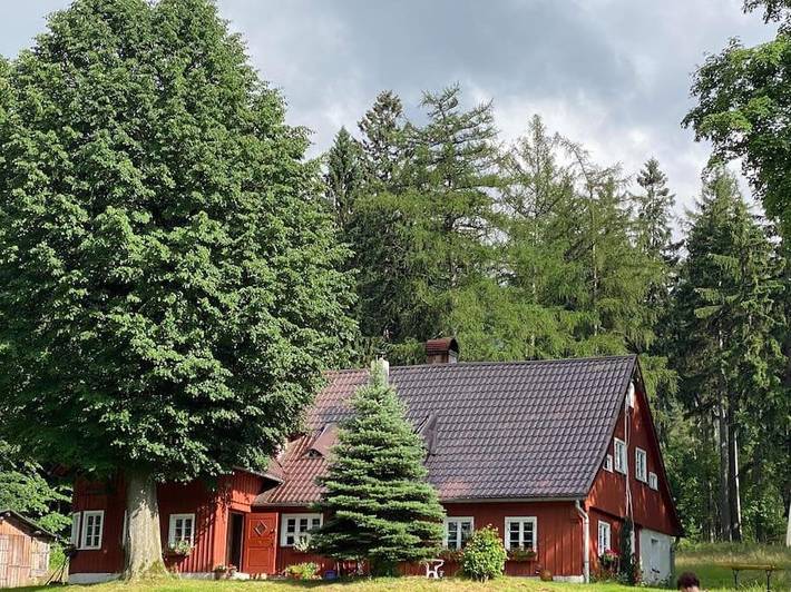 Ferienhaus für 9 Personen, mit Ausblick und Garten