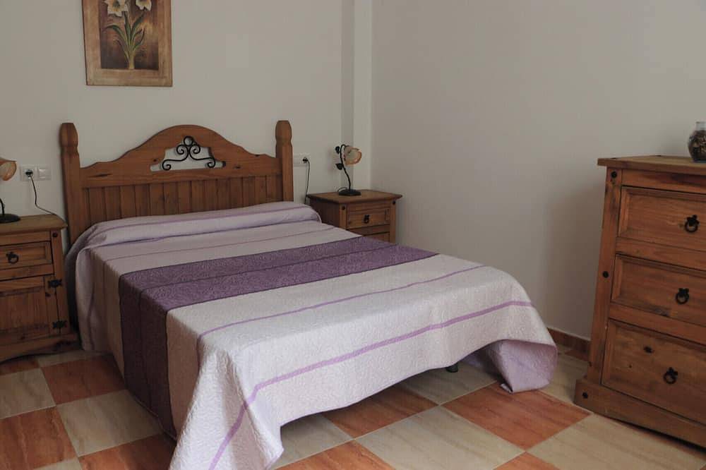 Entire apartment, Two bedroom apartment close to amenities in Conil de la Frontera, Costa de la Luz