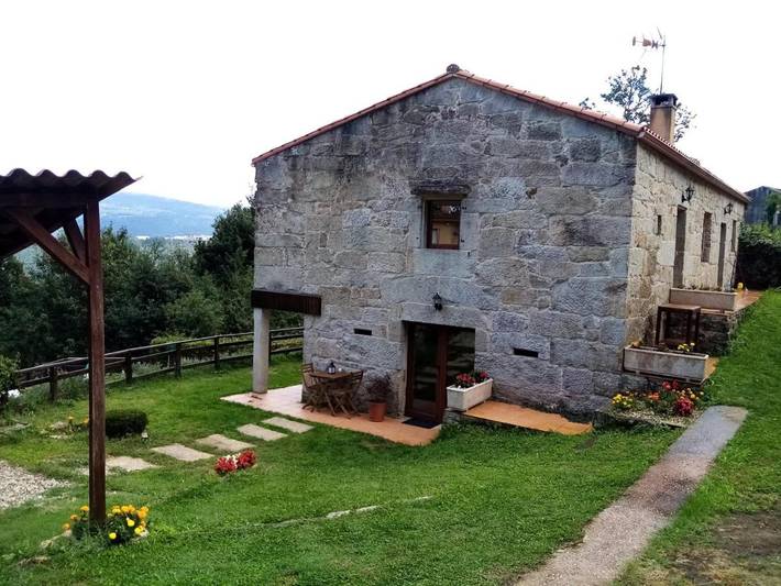 Casa rural para 8 personas, con jardín además de vistas y piscina, Se admiten mascotas en Paradanta - 2