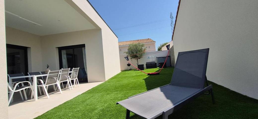 Location de vacances pour 8 personnes, avec piscine ainsi que vue et terrasse à Nézignan-l'Évêque - 3