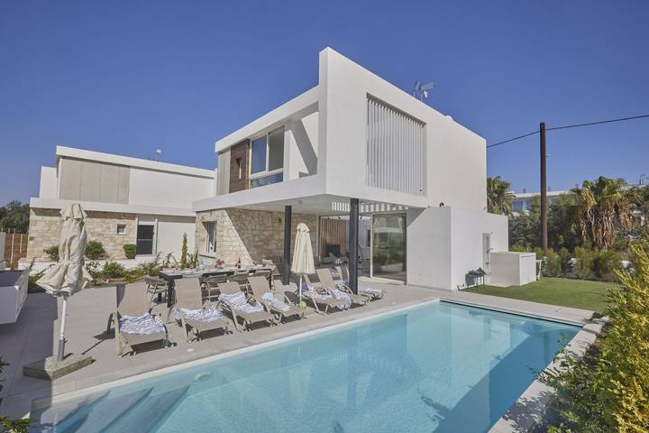 Ferienhaus für 12 Personen, mit Garten und Pool sowie Balkon in Ayia Napa