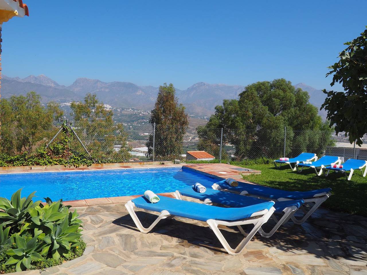 Nerja Paradise Rentals - Villa Los Girasoles in Punta Lara (Nerja), Nerja