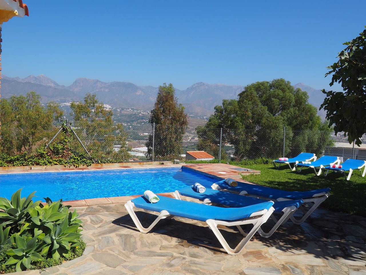 Nerja Paradise Rentals - Villa Los Girasoles in Punta Lara (nerja), Nerja