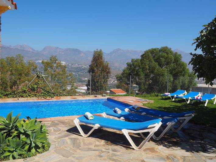 Ferienhaus für 6 Personen, mit Terrasse und Garten sowie Pool in Nerja - 2