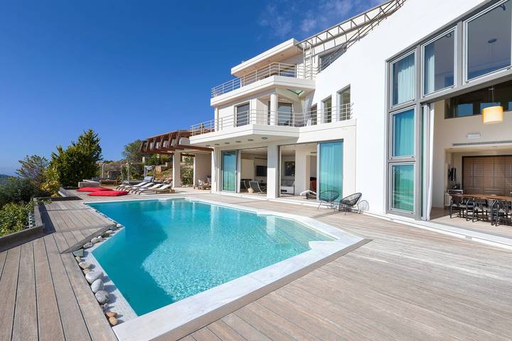 Ferienhaus für 9 Personen, mit Meerblick und Balkon sowie Terrasse und Garten