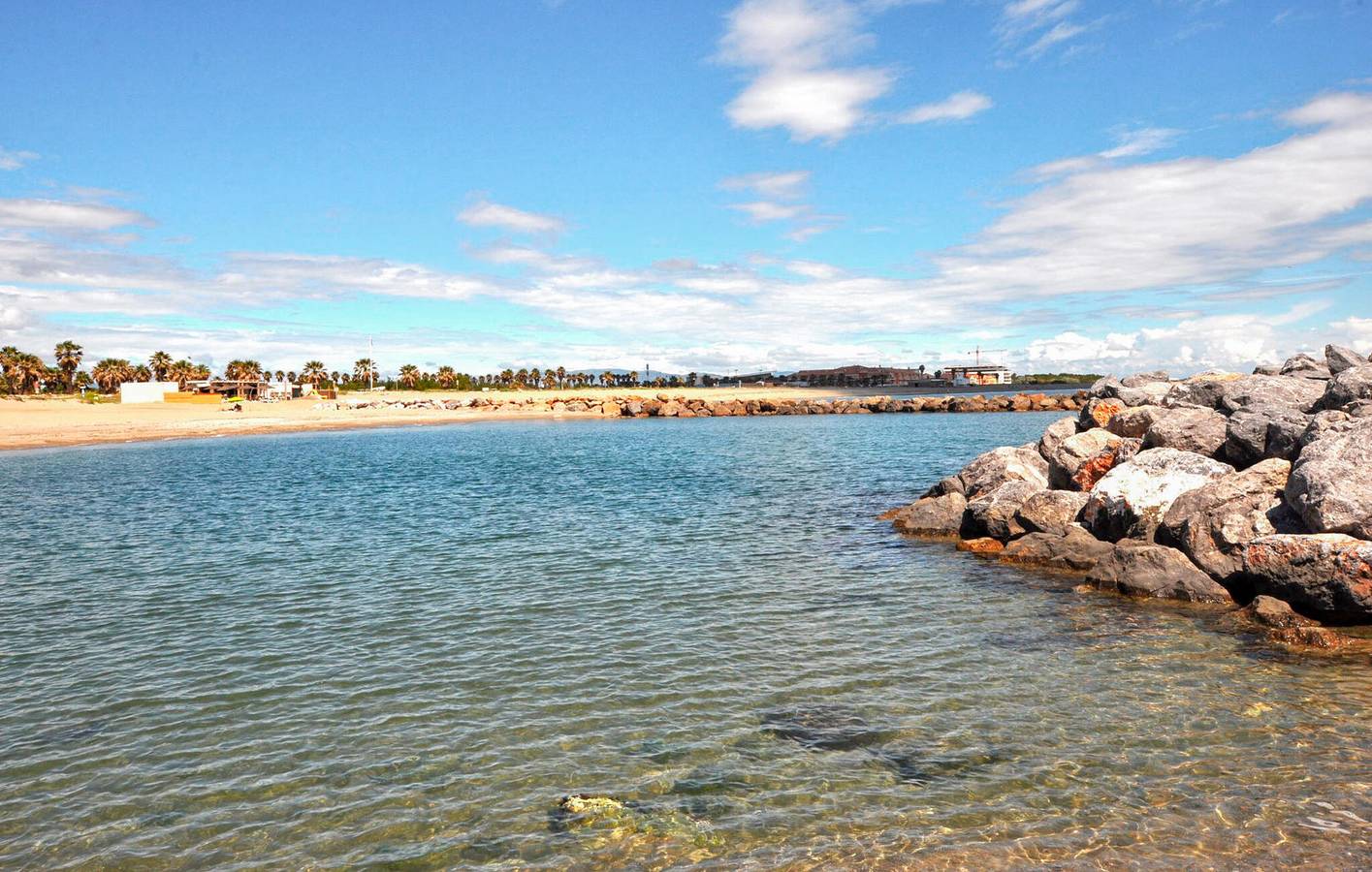Appartement en bord de mer avec WiFi, lave-linge, climatisation et parking in Sainte-Marie Plage, Sainte-Marie-la-Mer