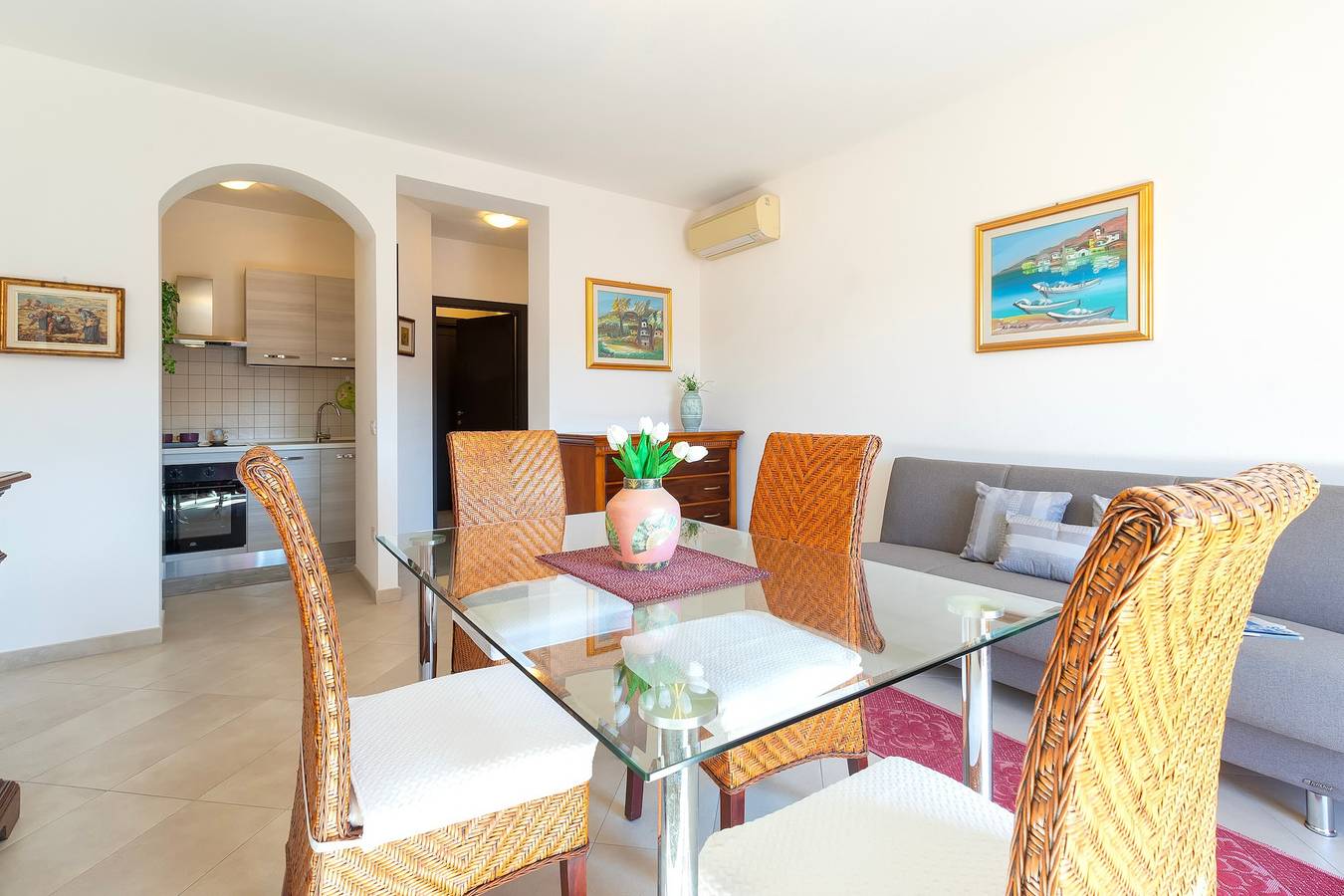 Apartamento entero, Apartamento 'Charlie Beach' con vistas al mar, balcón y aire acondicionado in Castelsardo, Provincia de Sassari