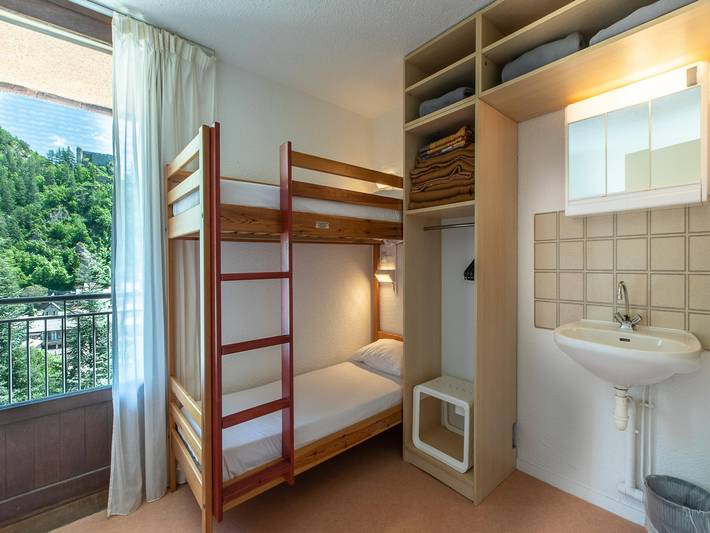 Gîte pour 5 personnes, avec terrasse et piscine, adapté aux familles à Guillaumes - 4