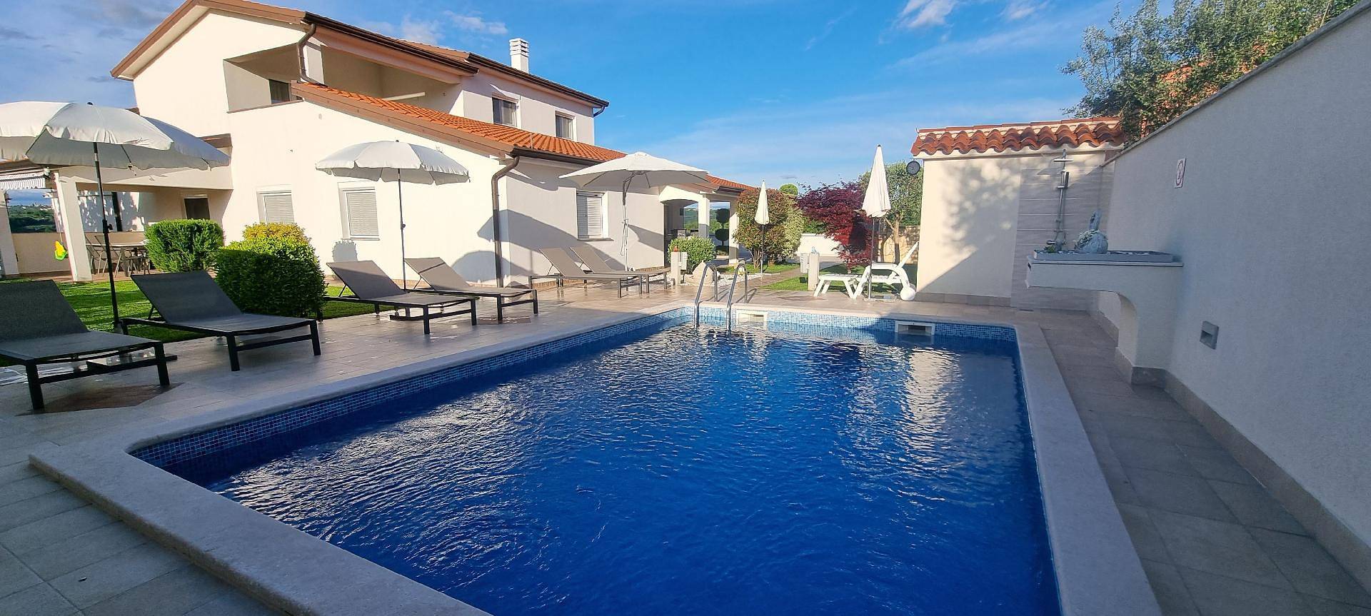 Ganze Ferienwohnung, Ferienwohnung für 4 Personen mit Terrasse in Kaštel (Plovanija), Buje