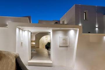Chambre d’hôte pour 2 personnes, avec piscine et balcon à Oia