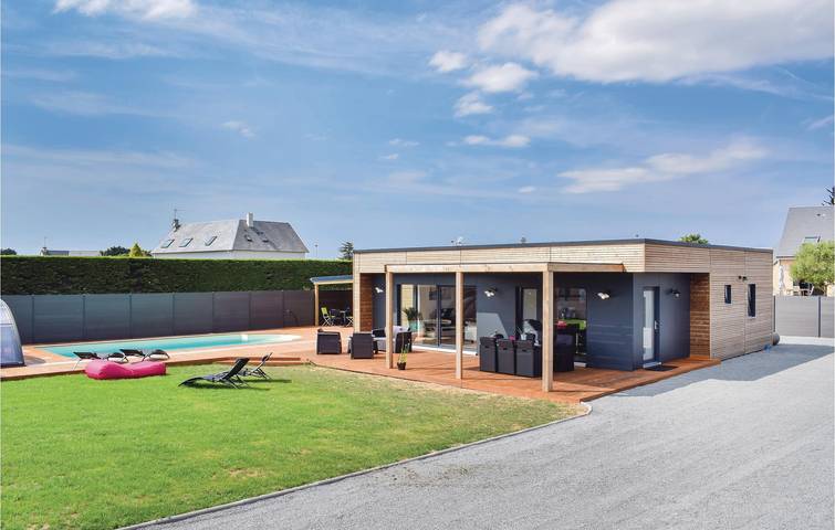 Location de vacances pour 9 personnes, avec terrasse ainsi que jardin et piscine à Créances - 4